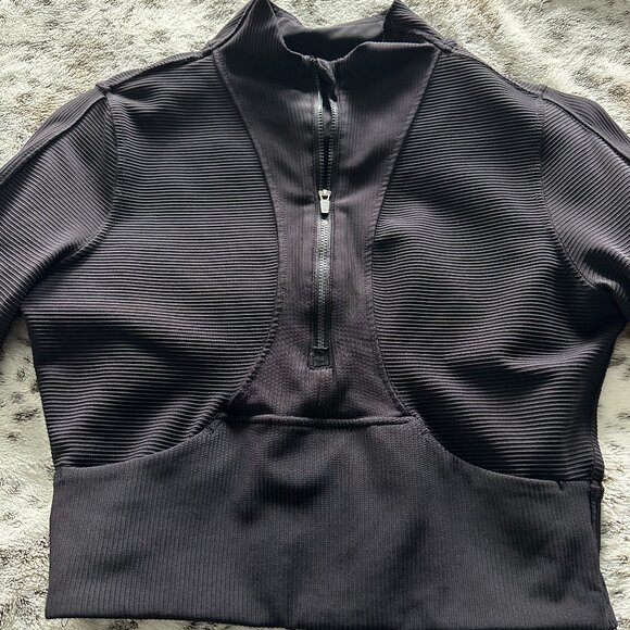 Activewear Women's Black Half Zip - Picture 3 of 5